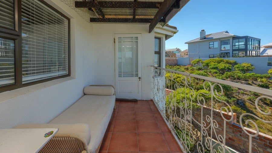 4 Bedroom Property for Sale in Oceanview Heights Western Cape